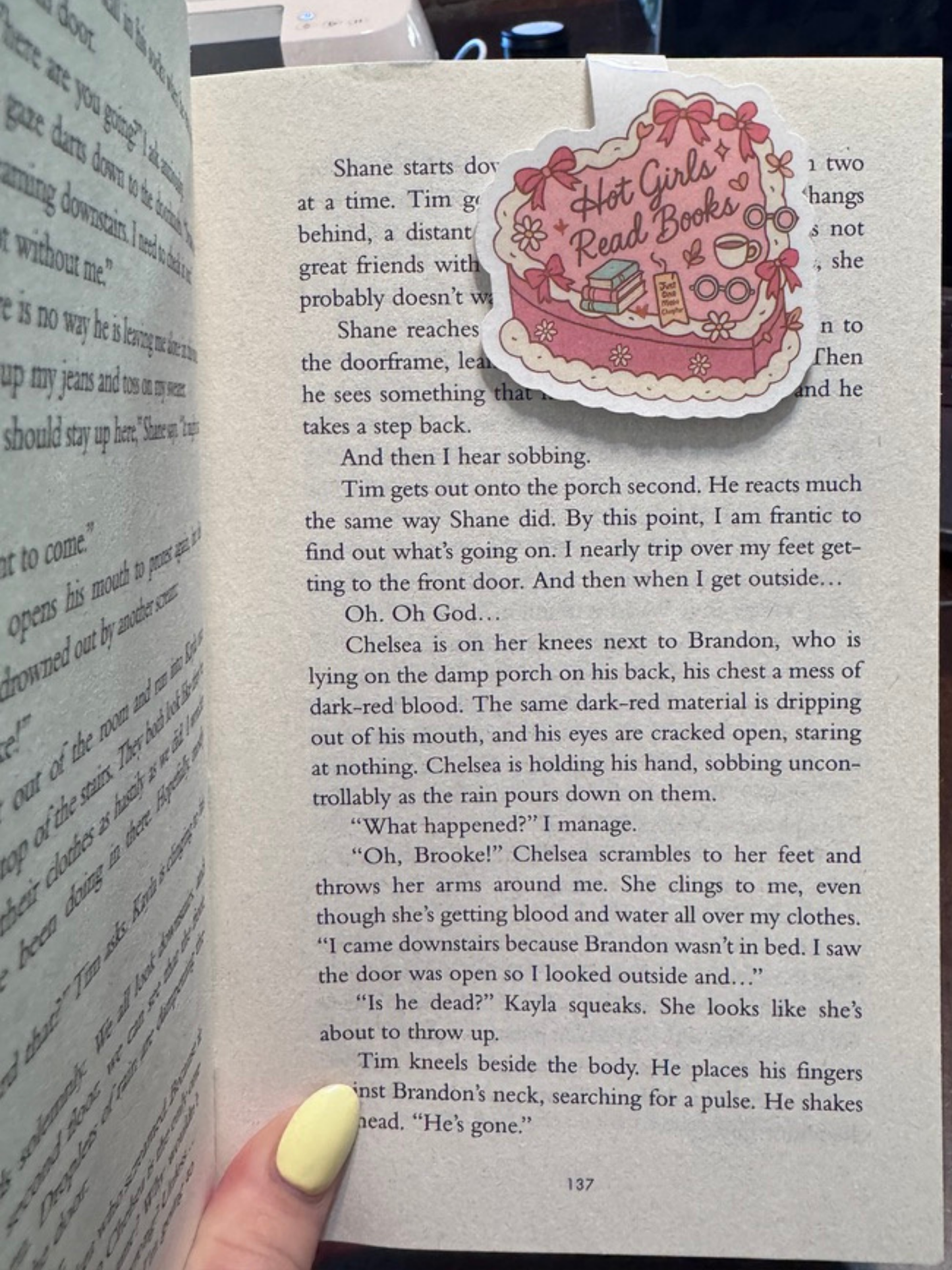 Hot Girls Read Books Magnetic Bookmark | Coquette Aesthetic Book Clip